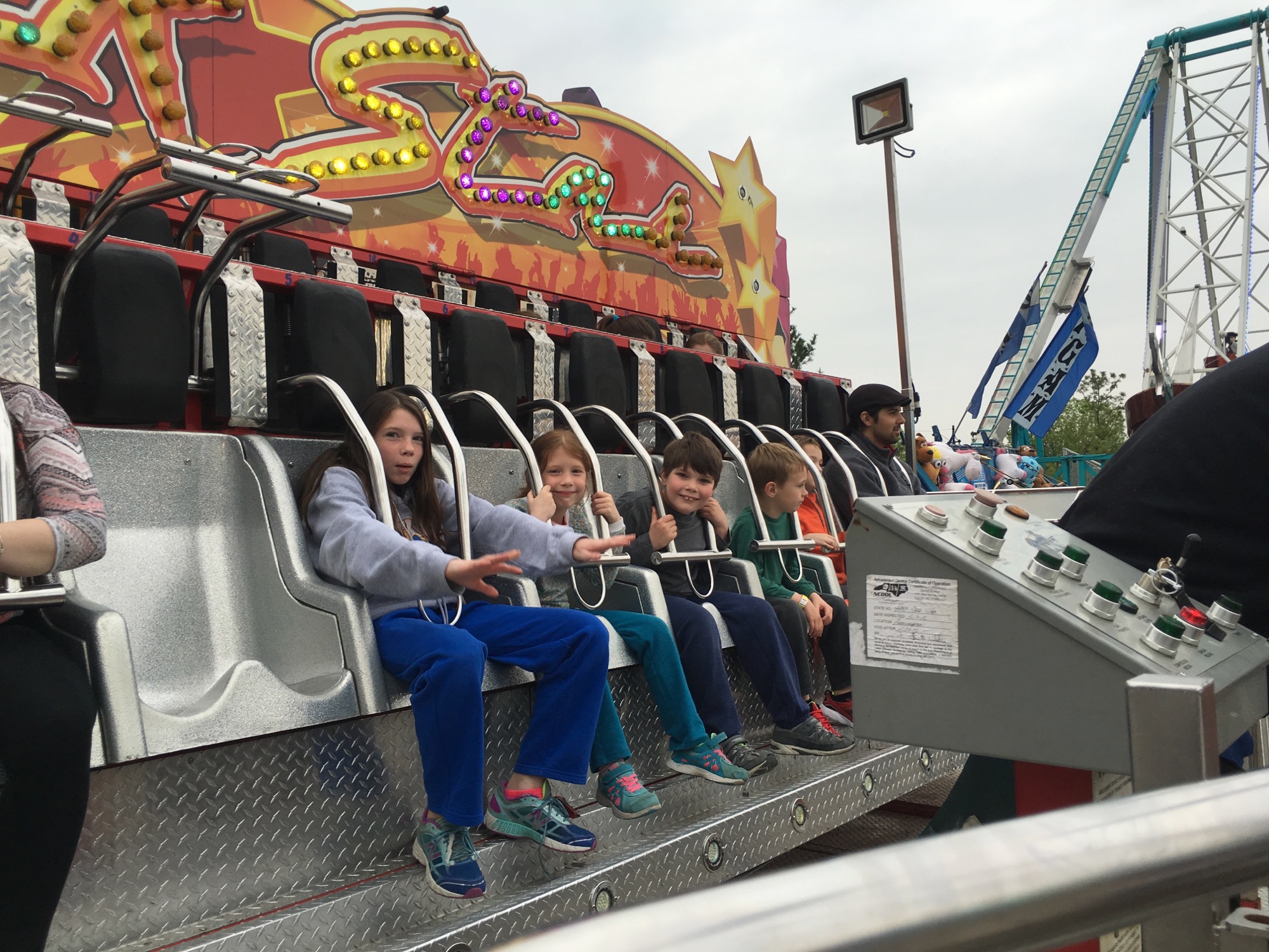 05-11-2016-carnival-3 photo