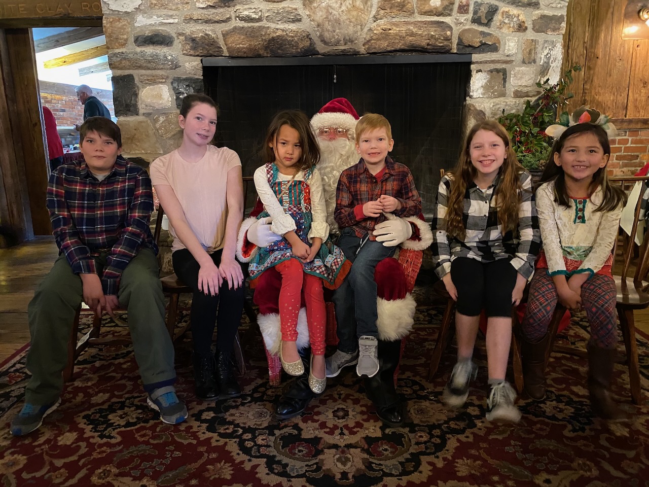 2019-12-06-holiday-happenings-2019-07 photo